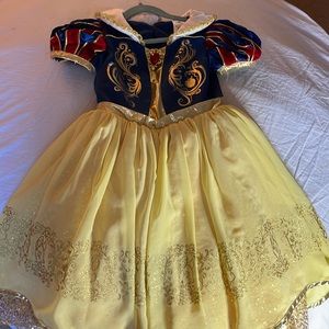 Snow White fantasy dress